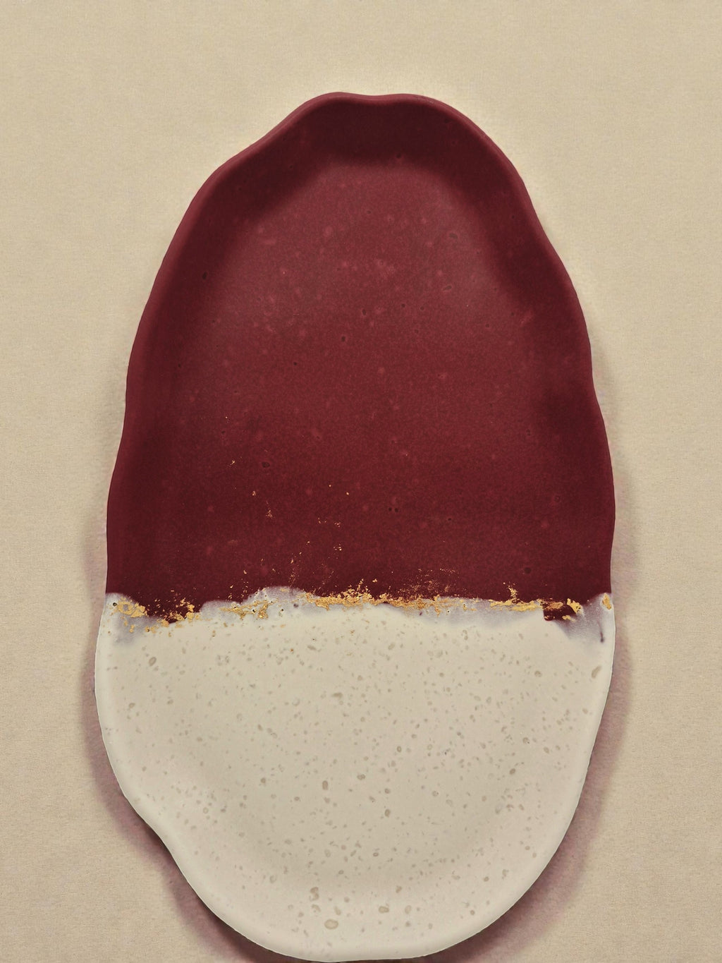 Organischer Teller "Divide Rouge"