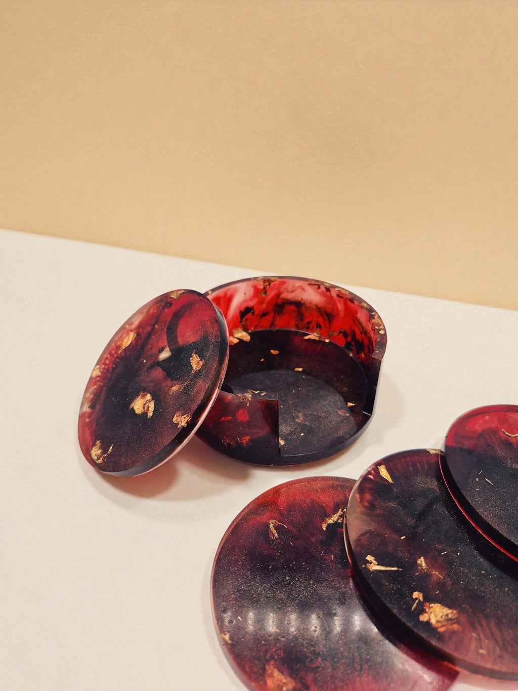 Rote Epoxidharz Untersetzer mit Aufbewahrungsbehälter - Falling  Ember