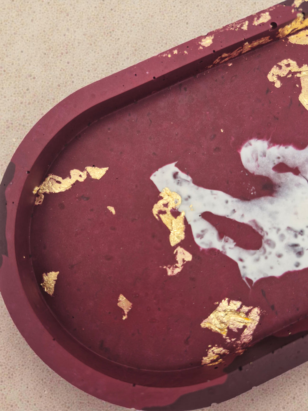 Ovales Tablett „Crimson Velvet“